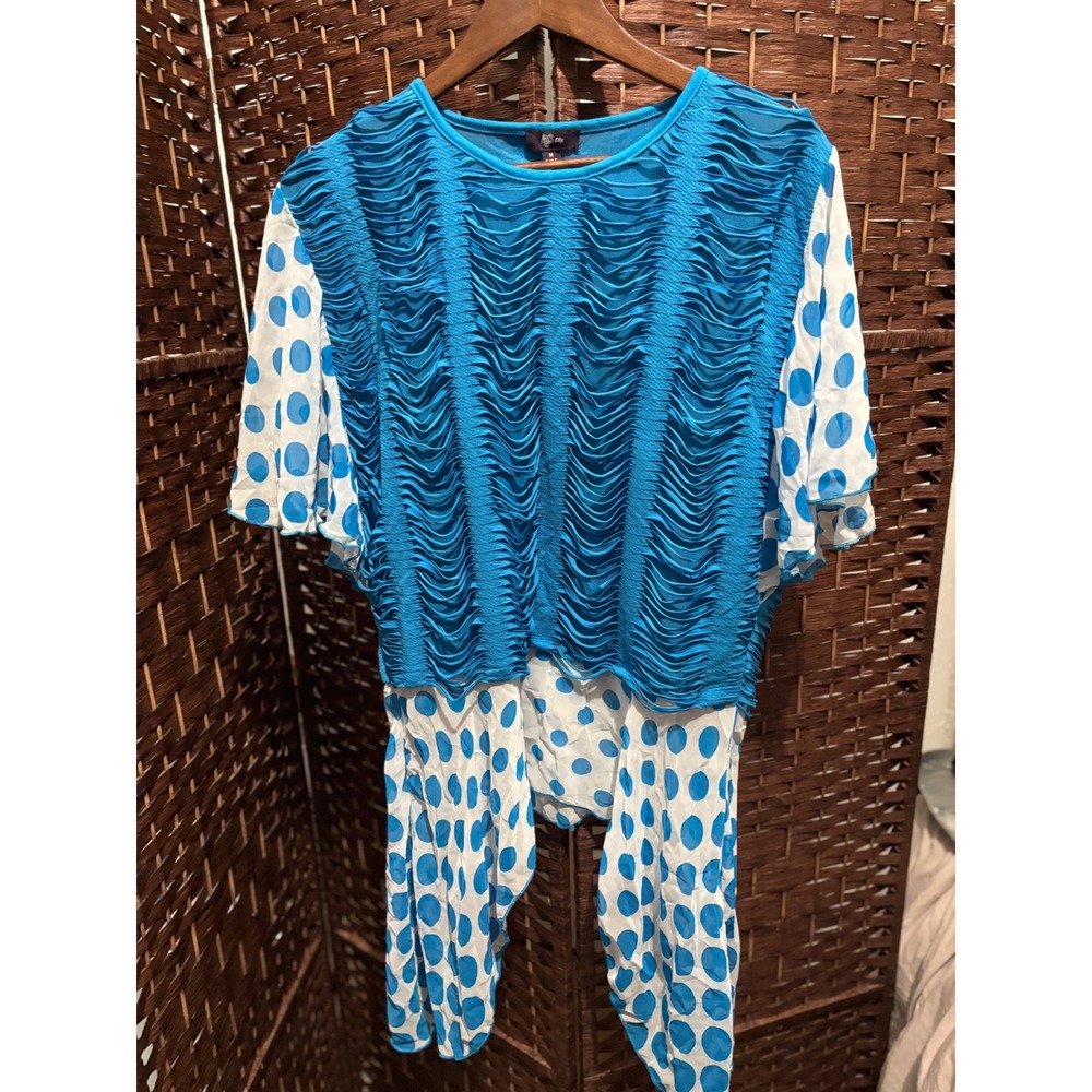 Lilly Size M‎ Top Sharkbite Art 2 Wear Polka Dot distressed blue white NEW